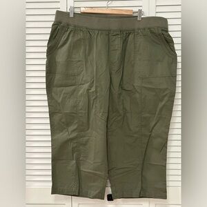 Catherines Capris NWT